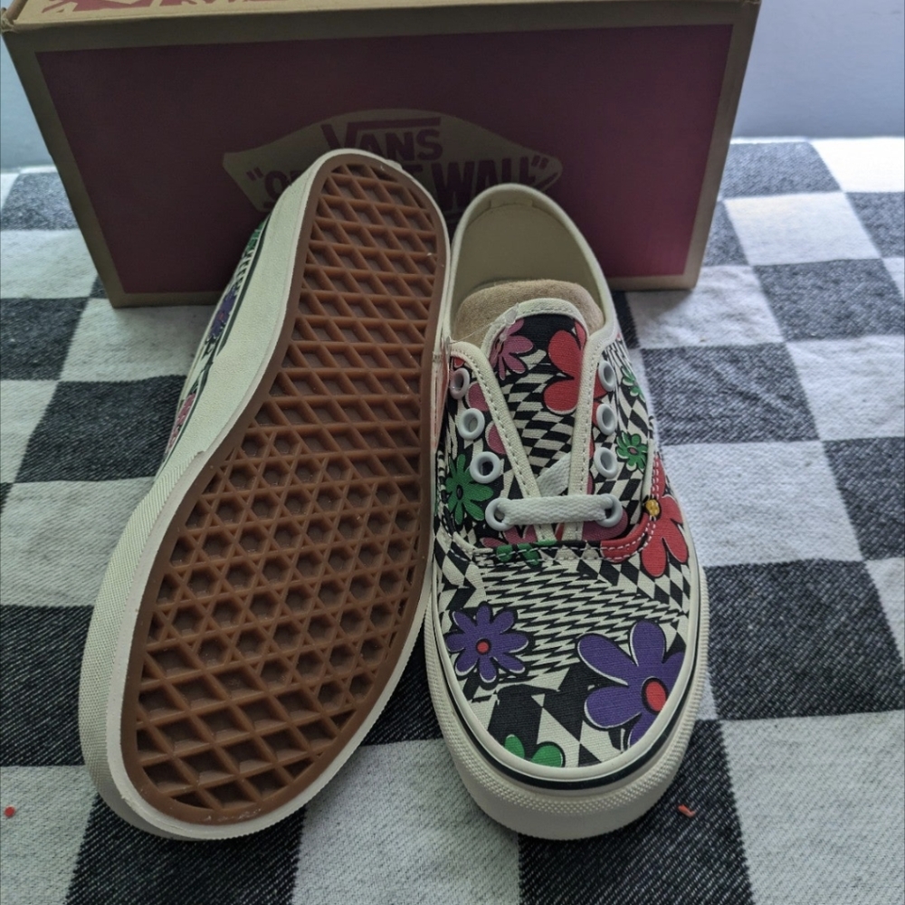 Vans Authentic Women Size 5 Printed Floral Check Marshmallow Classic 092025 - Picture 3 of 11